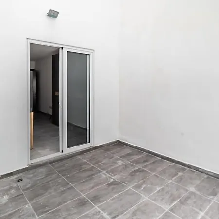 Lejlighed New Modern 1 Bedroom Penthouse